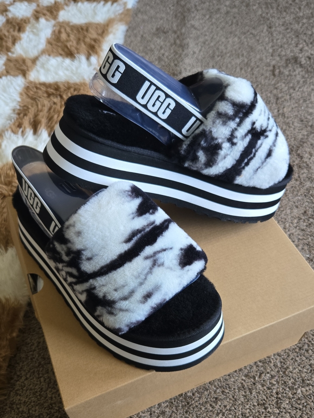 🤍UGG Black & White Disco Marbled Platform Slides🖤NEW WITH BOX